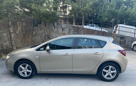 Opel Astra J, 2011 год, 810 000 рублей, 9 фотография