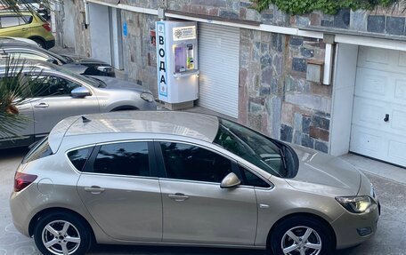 Opel Astra J, 2011 год, 810 000 рублей, 13 фотография
