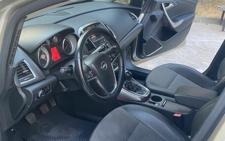Opel Astra J, 2011 год, 810 000 рублей, 10 фотография