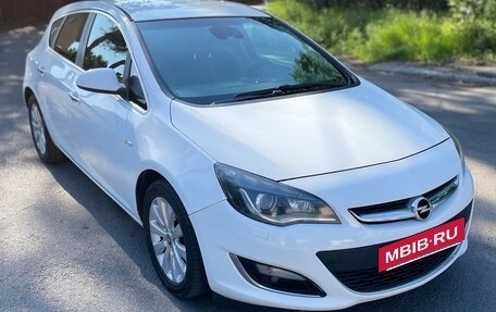 Opel Astra J, 2012 год, 890 000 рублей, 3 фотография