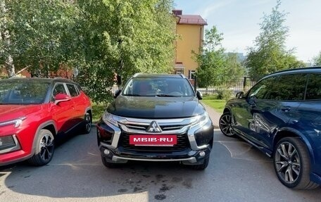 Mitsubishi Pajero Sport III рестайлинг, 2018 год, 3 400 000 рублей, 2 фотография