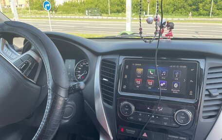 Mitsubishi Pajero Sport III рестайлинг, 2018 год, 3 400 000 рублей, 12 фотография