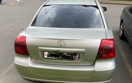 Toyota Avensis III рестайлинг, 2005 год, 560 000 рублей, 2 фотография
