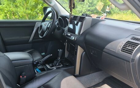 Toyota Land Cruiser Prado 150 рестайлинг 2, 2010 год, 3 100 000 рублей, 3 фотография