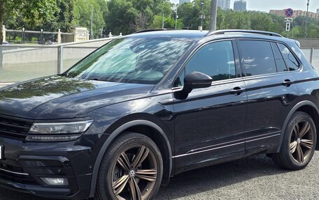 Volkswagen Tiguan II, 2019 год, 3 000 000 рублей, 2 фотография