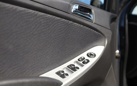 Hyundai Solaris II рестайлинг, 2013 год, 750 000 рублей, 14 фотография