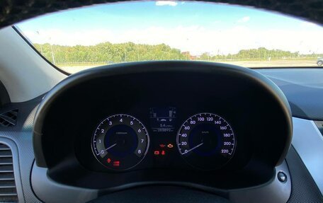Hyundai Solaris II рестайлинг, 2013 год, 750 000 рублей, 21 фотография
