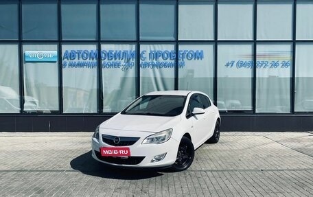 Opel Astra J, 2011 год, 790 000 рублей, 1 фотография