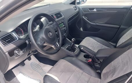 Volkswagen Jetta VI, 2013 год, 1 130 000 рублей, 16 фотография