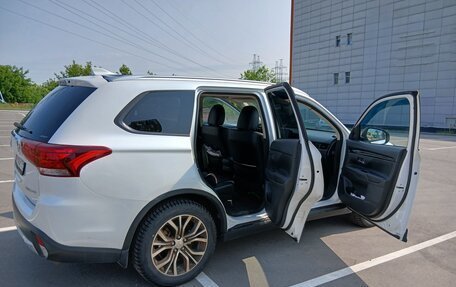 Mitsubishi Outlander III рестайлинг 3, 2017 год, 1 500 000 рублей, 8 фотография