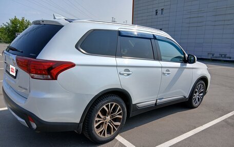 Mitsubishi Outlander III рестайлинг 3, 2017 год, 1 500 000 рублей, 12 фотография