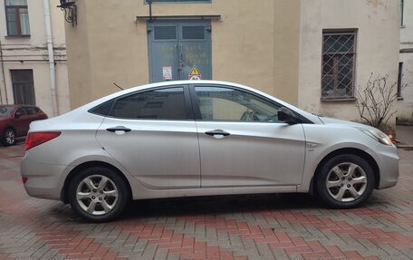 Hyundai Solaris II рестайлинг, 2013 год, 900 000 рублей, 3 фотография