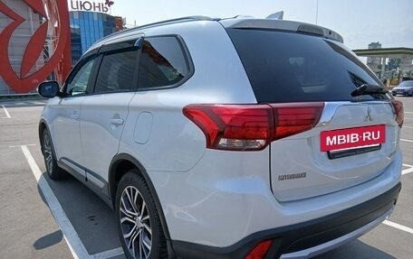 Mitsubishi Outlander III рестайлинг 3, 2017 год, 1 500 000 рублей, 17 фотография