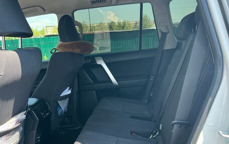 Toyota Land Cruiser Prado 150 рестайлинг 2, 2021 год, 5 200 000 рублей, 9 фотография
