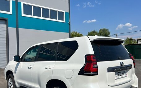 Toyota Land Cruiser Prado 150 рестайлинг 2, 2021 год, 5 200 000 рублей, 8 фотография