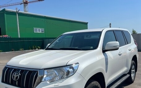 Toyota Land Cruiser Prado 150 рестайлинг 2, 2021 год, 5 200 000 рублей, 2 фотография