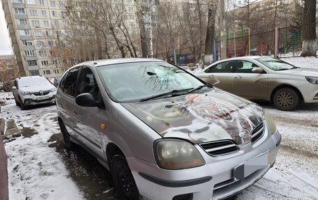 Nissan Tino, 2001 год, 300 000 рублей, 2 фотография
