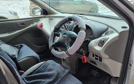 Nissan Tino, 2001 год, 300 000 рублей, 7 фотография