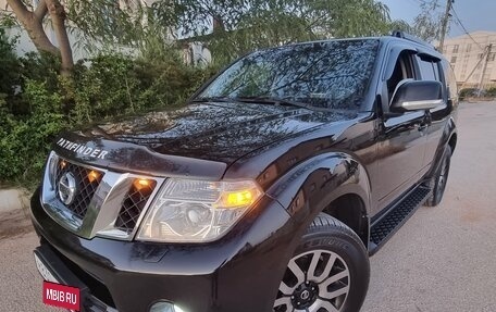 Nissan Pathfinder, 2012 год, 1 820 000 рублей, 2 фотография
