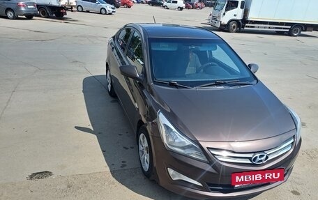 Hyundai Solaris II рестайлинг, 2014 год, 860 000 рублей, 2 фотография
