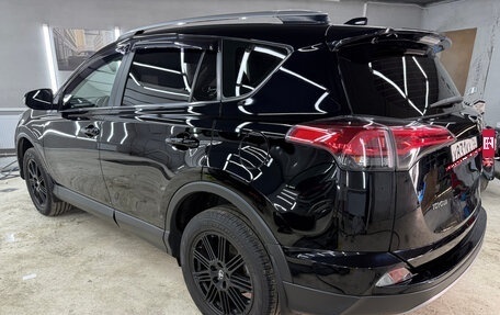 Toyota RAV4, 2017 год, 2 730 000 рублей, 2 фотография