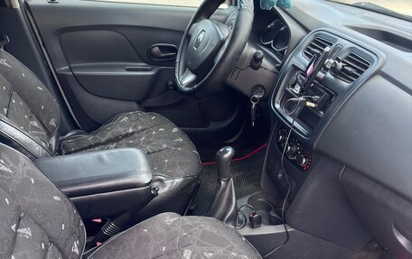 Renault Logan II, 2018 год, 560 000 рублей, 14 фотография