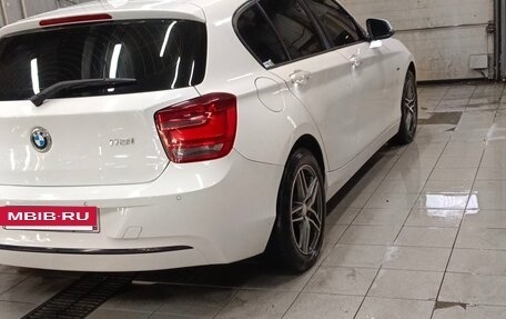 BMW 1 серия, 2011 год, 920 000 рублей, 7 фотография