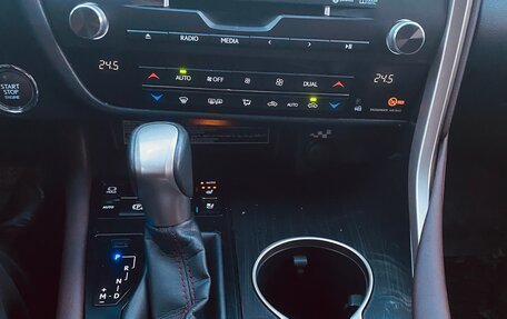 Lexus RX IV рестайлинг, 2019 год, 4 300 000 рублей, 20 фотография