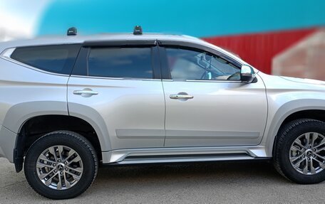 Mitsubishi Pajero Sport III рестайлинг, 2019 год, 3 600 000 рублей, 5 фотография