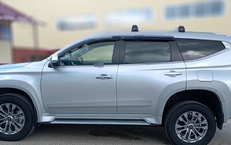 Mitsubishi Pajero Sport III рестайлинг, 2019 год, 3 600 000 рублей, 4 фотография