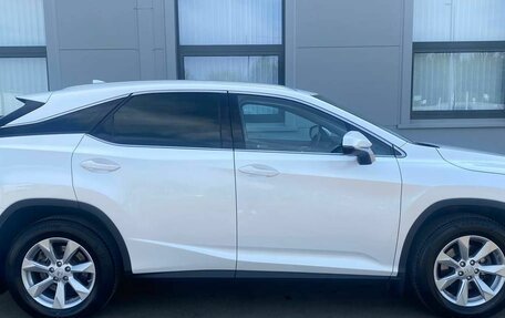 Lexus RX IV рестайлинг, 2017 год, 3 550 000 рублей, 4 фотография
