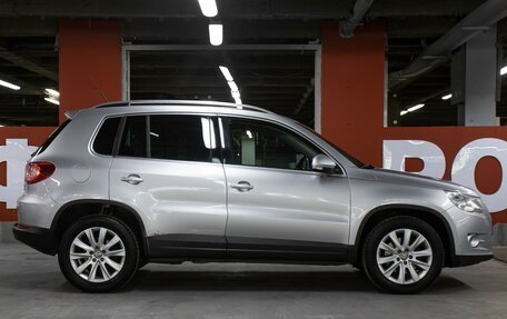 Volkswagen Tiguan I, 2011 год, 889 000 рублей, 4 фотография