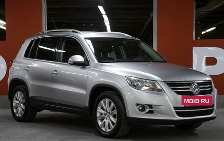 Volkswagen Tiguan I, 2011 год, 889 000 рублей, 3 фотография