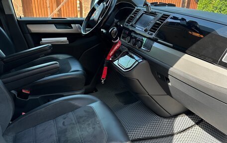 Volkswagen Multivan T6 рестайлинг, 2019 год, 4 300 000 рублей, 10 фотография