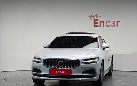 Volvo S90 II рестайлинг, 2022 год, 3 890 080 рублей, 9 фотография