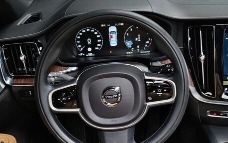 Volvo S60 III, 2022 год, 3 470 080 рублей, 5 фотография