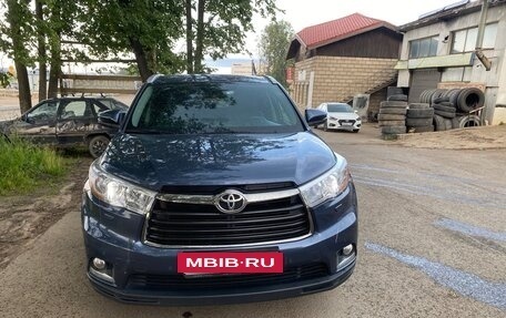 Toyota Highlander III, 2014 год, 3 550 000 рублей, 2 фотография