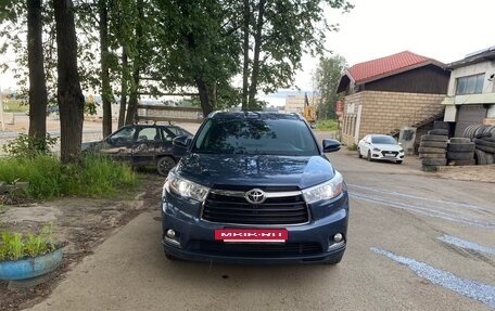 Toyota Highlander III, 2014 год, 3 550 000 рублей, 8 фотография