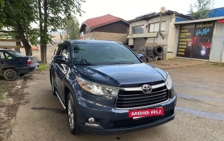 Toyota Highlander III, 2014 год, 3 550 000 рублей, 3 фотография