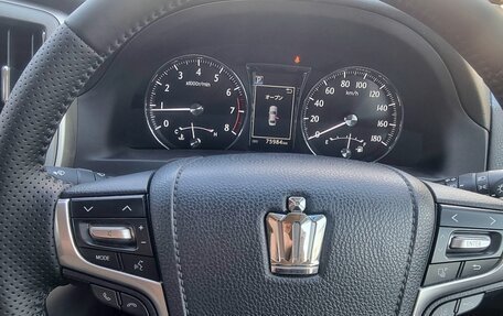 Toyota Crown, 2017 год, 2 550 000 рублей, 2 фотография