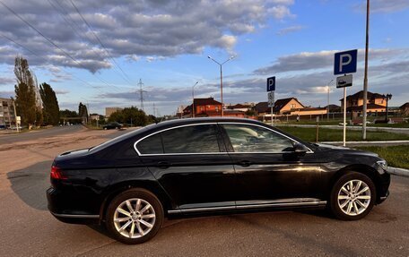 Volkswagen Passat B8 рестайлинг, 2018 год, 2 000 000 рублей, 11 фотография
