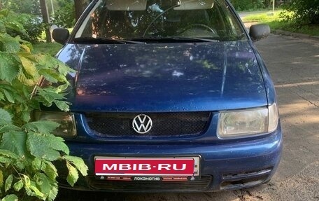 Volkswagen Polo III рестайлинг, 1998 год, 150 000 рублей, 1 фотография