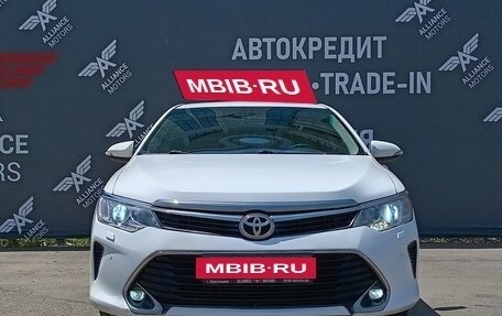 Toyota Camry, 2017 год, 2 150 000 рублей, 2 фотография