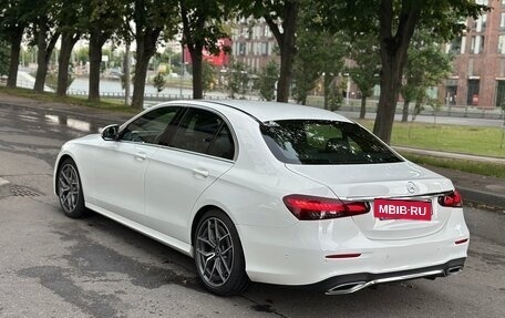 Mercedes-Benz E-Класс, 2020 год, 4 600 000 рублей, 2 фотография