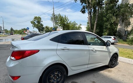 Hyundai Solaris II рестайлинг, 2015 год, 550 000 рублей, 3 фотография