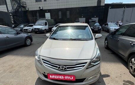 Hyundai Solaris II рестайлинг, 2015 год, 550 000 рублей, 2 фотография