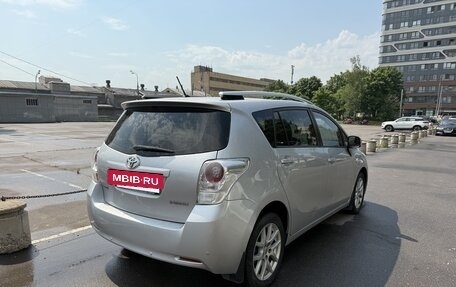 Toyota Verso I, 2011 год, 1 300 000 рублей, 2 фотография