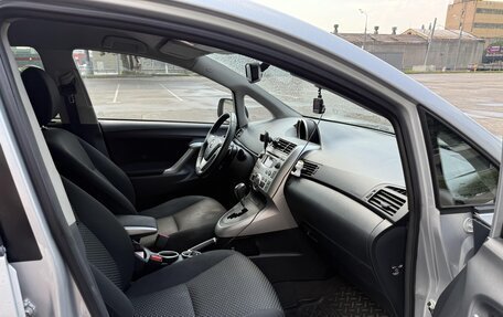 Toyota Verso I, 2011 год, 1 300 000 рублей, 7 фотография