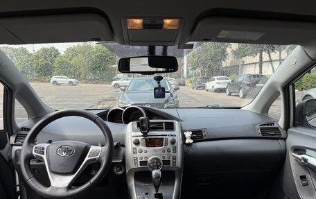 Toyota Verso I, 2011 год, 1 300 000 рублей, 6 фотография