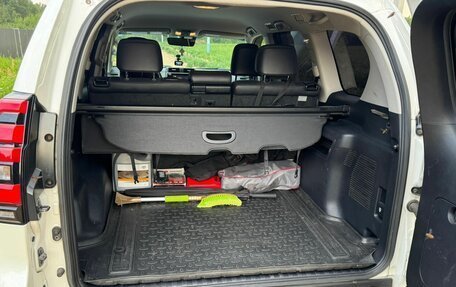 Toyota Land Cruiser Prado 150 рестайлинг 2, 2018 год, 3 650 000 рублей, 5 фотография